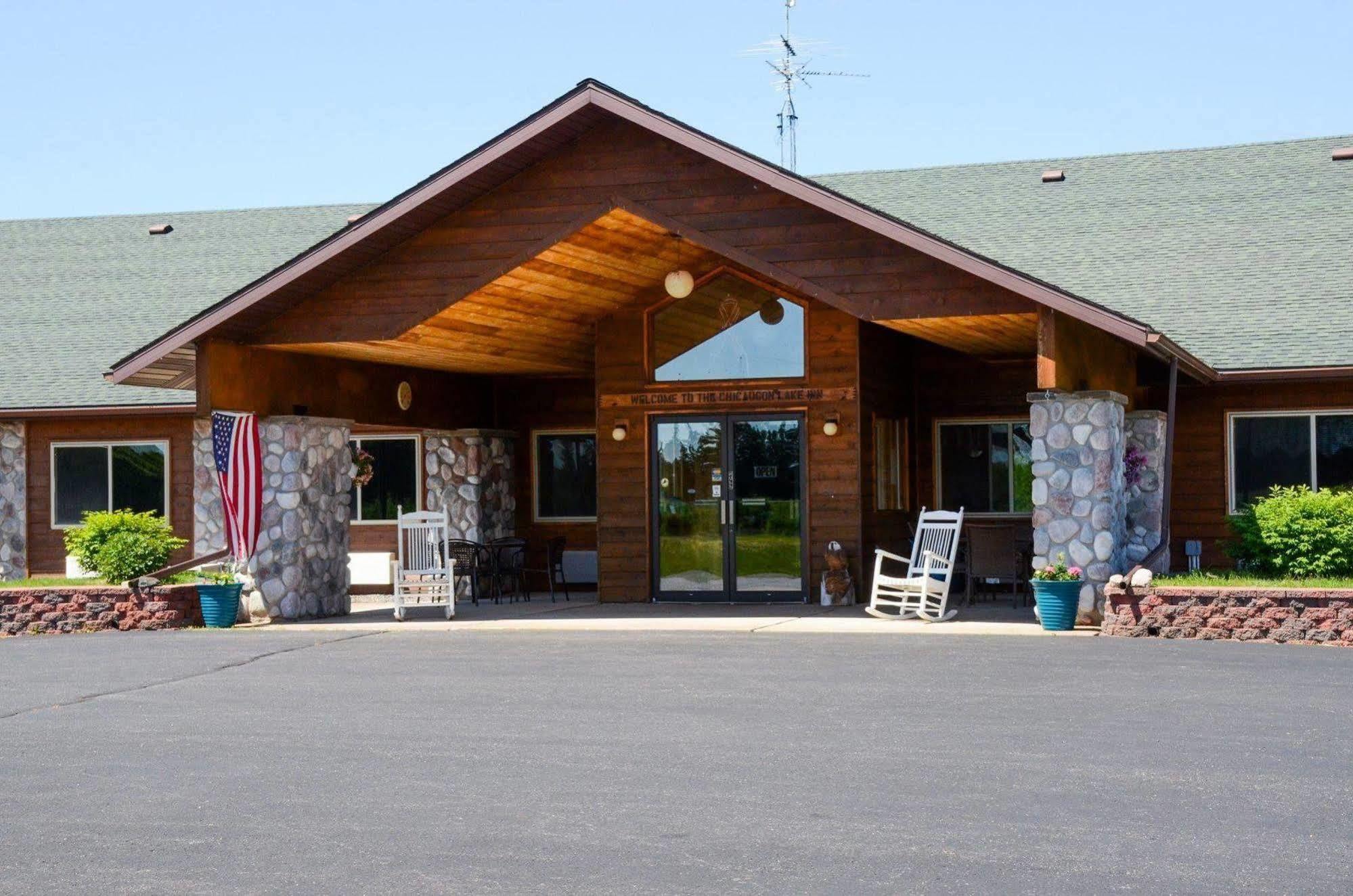Chicaugon Lake Inn Gaastra Eksteriør bilde
