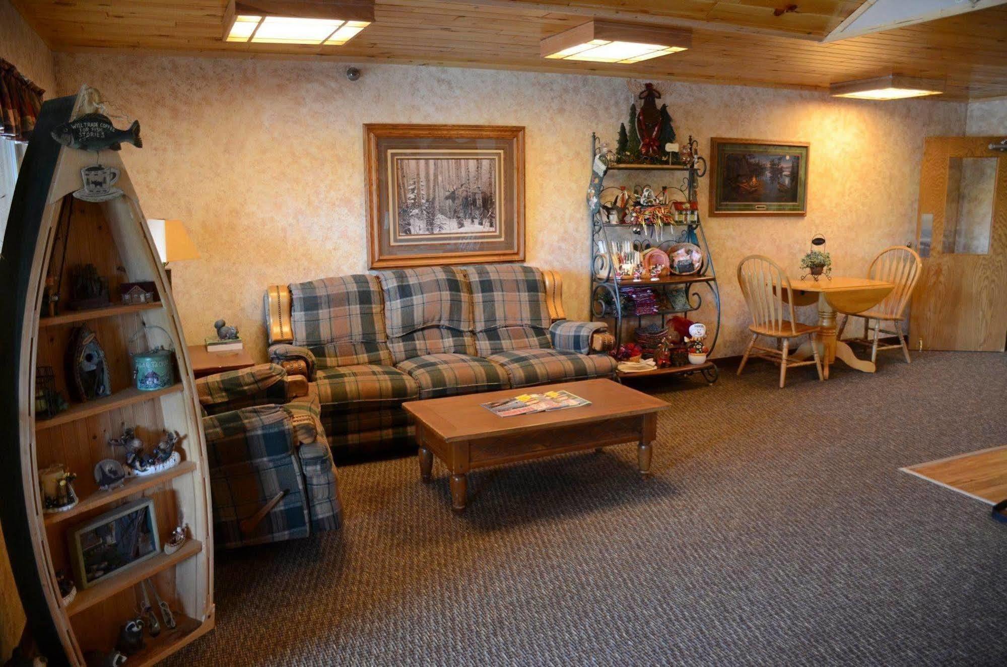 Chicaugon Lake Inn Gaastra Eksteriør bilde